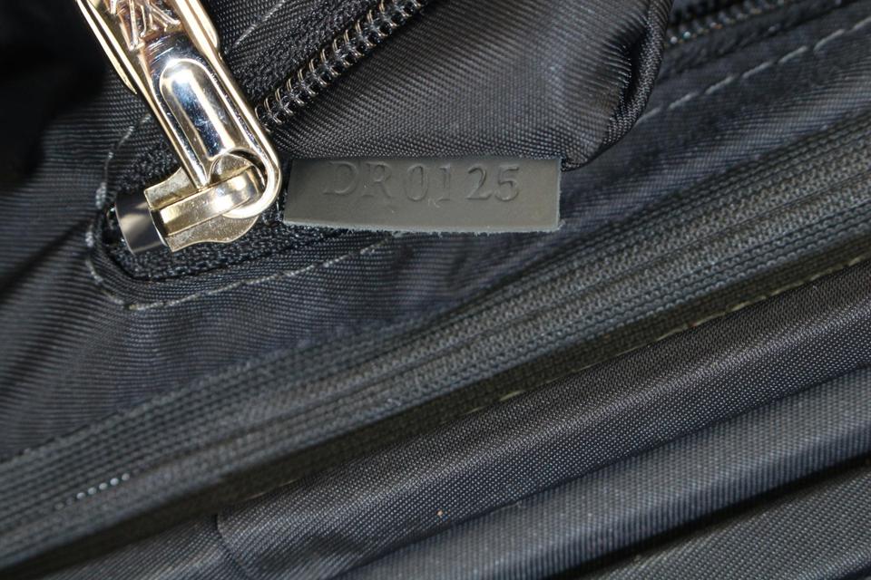 Broken Leather Zipper Pull on Louis Vuitton