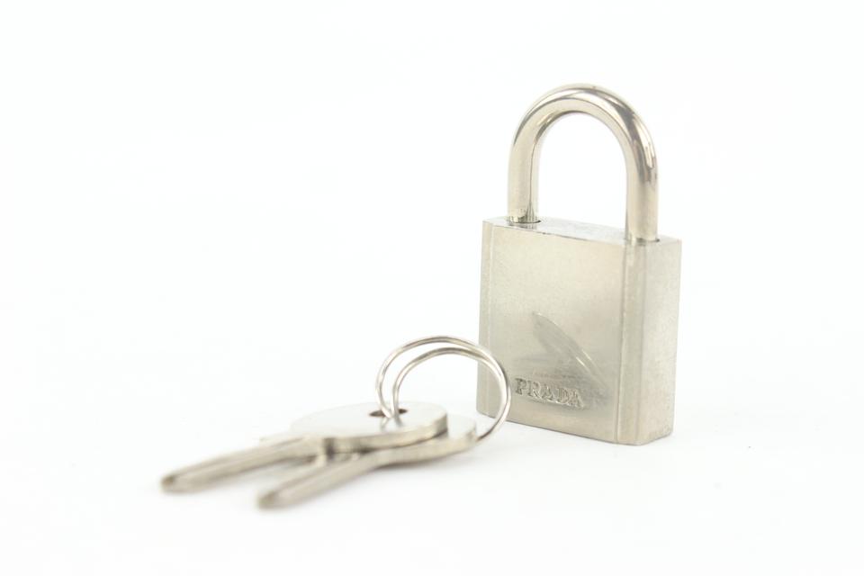 Prada Rare Silver Logo Padlock and Key Lock Cadena Set 219pr55